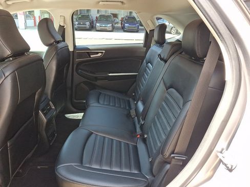 Used 2022 Ford Edge SEL w/ Convenience Package AWD/4WD image 10