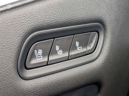 Used 2022 Cadillac Escalade Premium Luxury w/ LPO, Illumination Package image 25