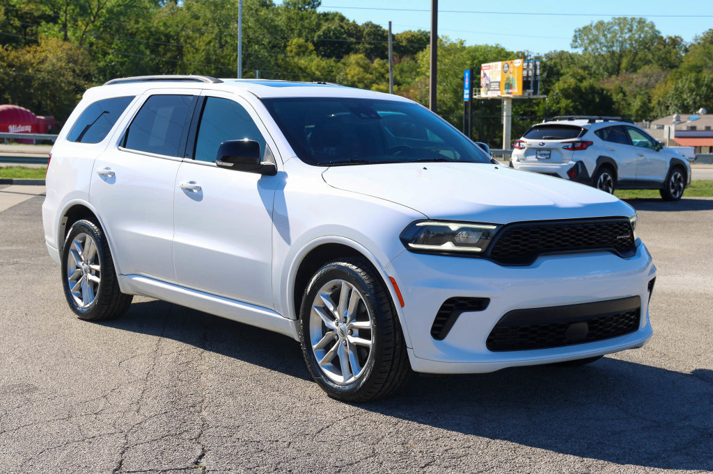 Used 2024 Dodge Durango GT RWD image 1