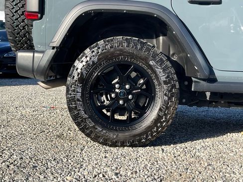 Used 2024 Jeep Wrangler Unlimited image 6