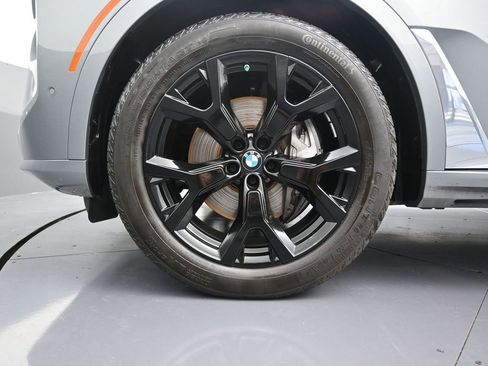 Used 2025 BMW X7 xDrive40i w/ Parking Assistance Package image 10