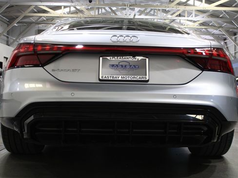 Used 2023 Audi e-tron GT Prestige AWD/4WD image 11