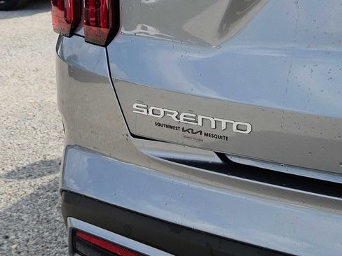 Used 2023 Kia Sorento SX Prestige image 13