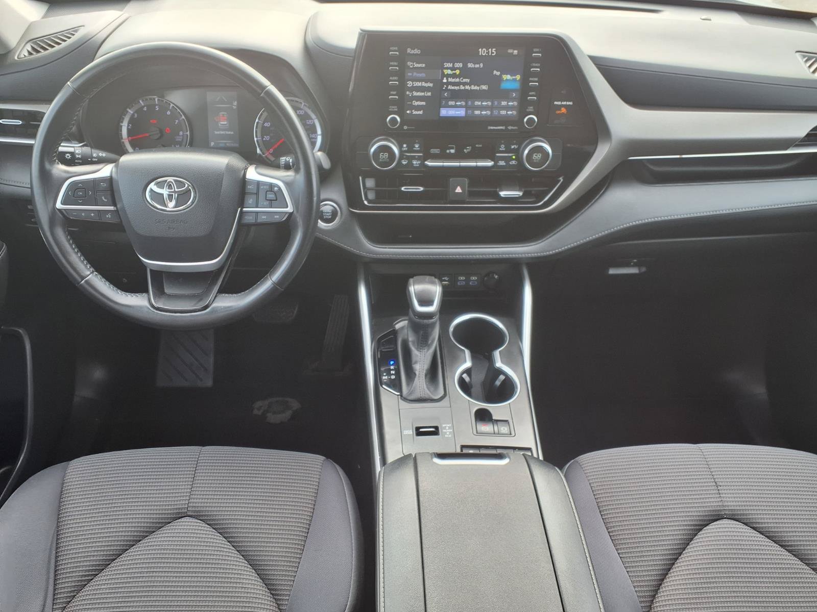 Used 2022 Toyota Highlander LE FWD image 4