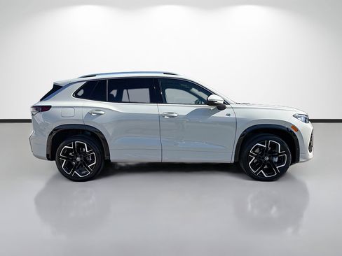 New 2026 Volkswagen Tiguan SEL R-Line AWD/4WD image 2
