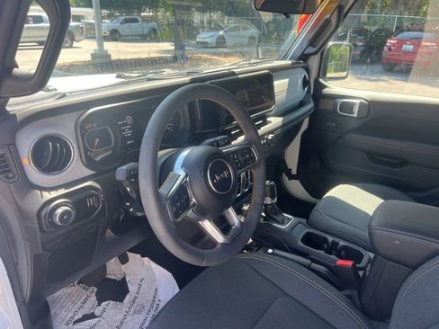 Used 2024 Jeep Wrangler Unlimited Sahara w/ Safety Group AWD/4WD image 9