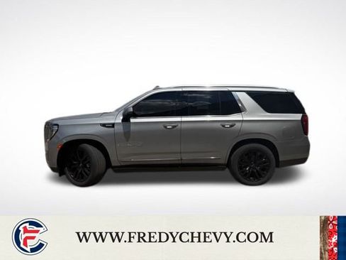 Used 2024 GMC Yukon Denali Ultimate AWD/4WD image 6