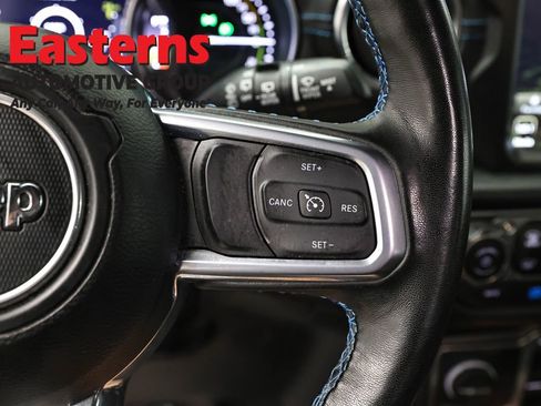 Used 2022 Jeep Wrangler Unlimited Rubicon 4xe w/ Cold Weather Group AWD/4WD image 16