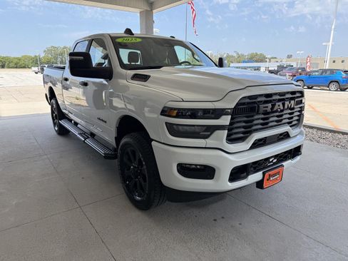 Used 2025 RAM 2500 Big Horn AWD/4WD image 11