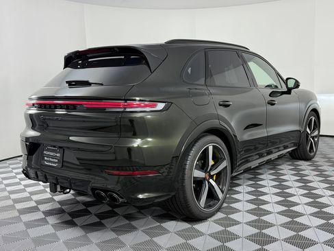 New 2026 Porsche Cayenne GTS image 9