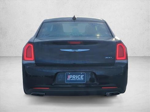 Used 2018 Chrysler 300 S w/ Beats Audio Group image 7