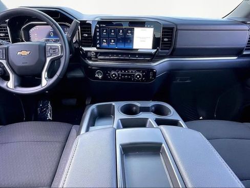 Used 2024 Chevrolet Silverado 1500 LT image 7