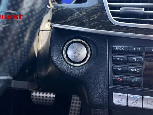 Used 2015 Mercedes-Benz E 400 Sedan w/ Driver Assistance Package image 26