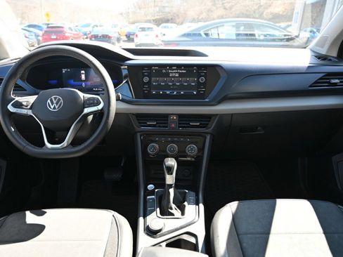 Used 2023 Volkswagen Taos SE image 13