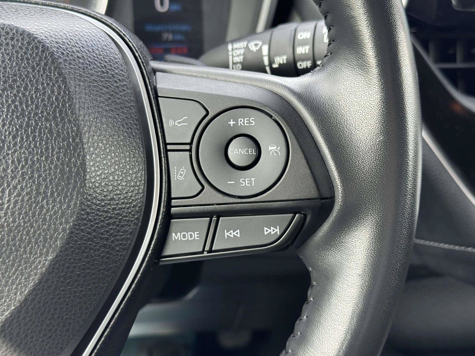 Used 2022 Toyota Corolla SE FWD image 38
