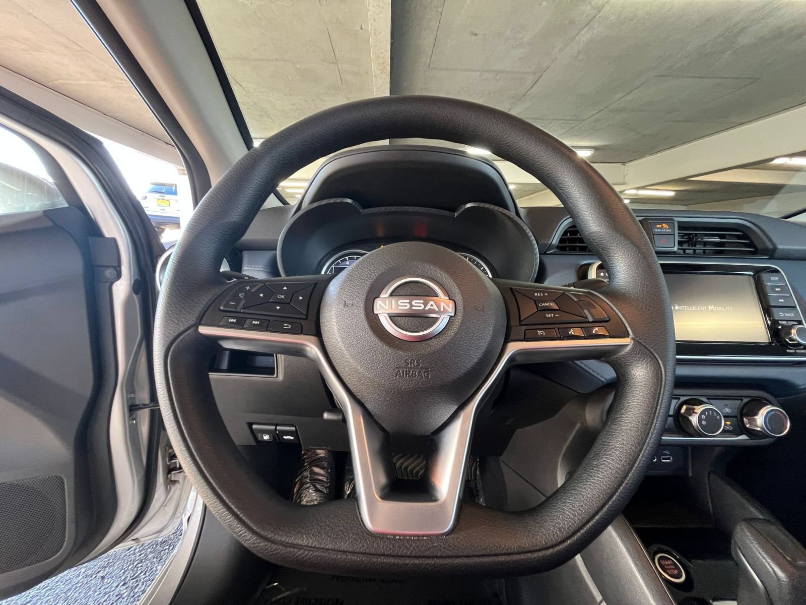 Used 2025 Nissan Versa SV FWD image 27