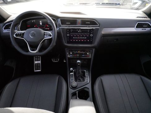 Certified 2024 Volkswagen Tiguan SE R-Line image 10