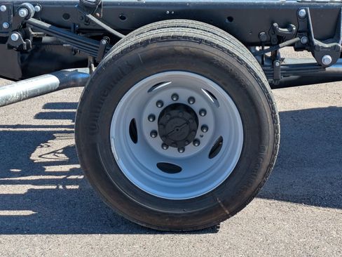 New 2026 Ford F550 2WD Regular Cab Super Duty image 40