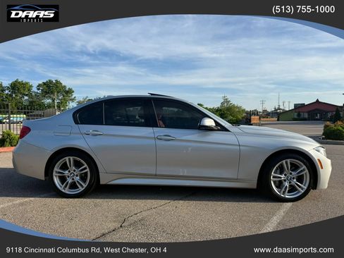 Used 2017 BMW 330i xDrive Sedan AWD/4WD image 4