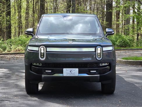 Used 2024 Rivian R1T Adventure image 9
