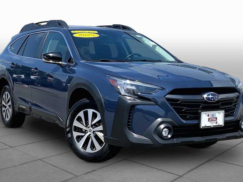 Certified 2025 Subaru Outback Premium AWD/4WD image 3