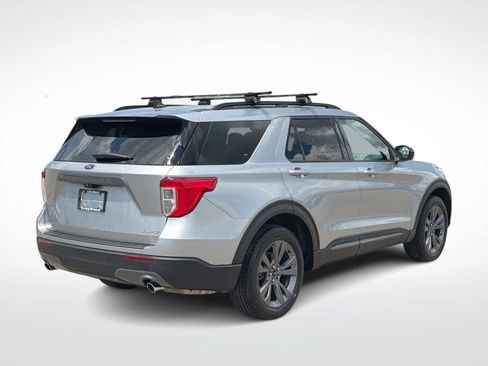 Used 2023 Ford Explorer XLT w/ Equipment Group 202A AWD/4WD image 8