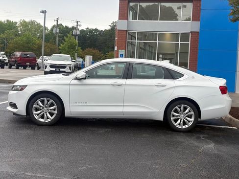 Used 2017 Chevrolet Impala LT FWD image 2