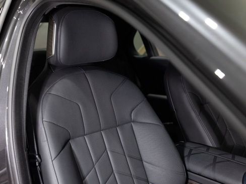 Used 2025 BMW i7 xDrive60 image 34