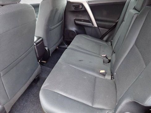 Used 2016 Toyota RAV4 LE FWD image 9