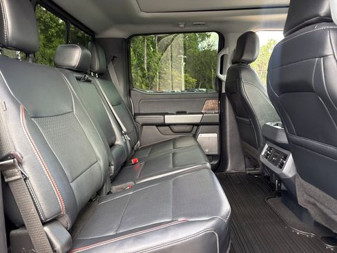 Used 2024 Ford F250 Lariat w/ Black Appearance Package AWD/4WD image 31