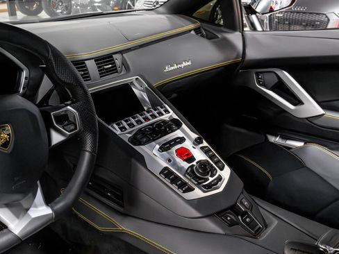 Used 2014 Lamborghini Aventador LP 700-4 image 10