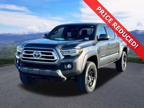 Used 2020 Toyota Tacoma Limited image 1