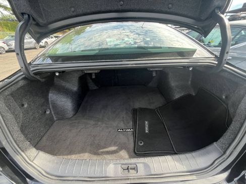 Used 2025 Nissan Altima 2.5 SV FWD image 32