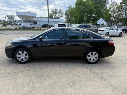 Used 2007 Toyota Camry SE image 2