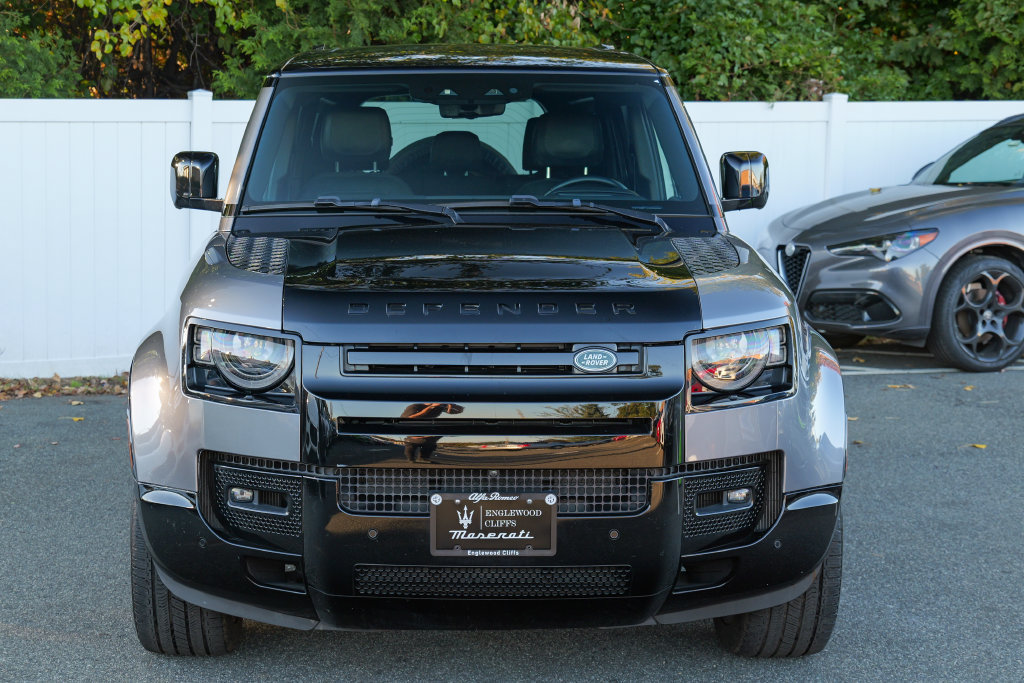 Used 2023 Land Rover Defender 110 X AWD/4WD image 2