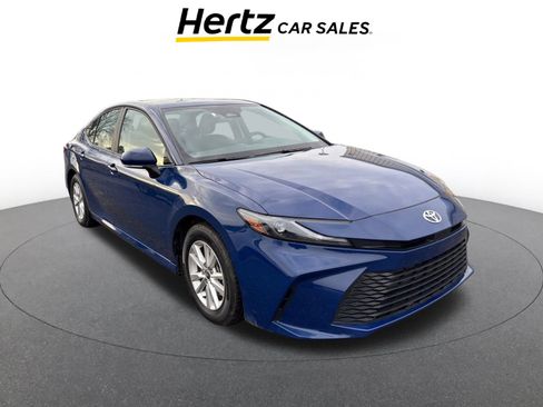 Used 2025 Toyota Camry LE image 1