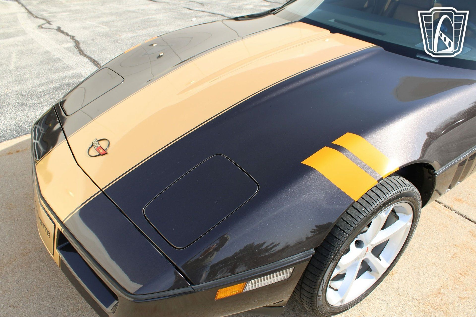 Used 1988 Chevrolet Corvette Coupe RWD image 28