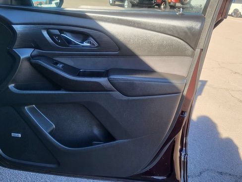 Used 2023 Chevrolet Traverse High Country FWD image 18