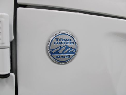 Used 2024 Jeep Wrangler Unlimited Sahara image 32