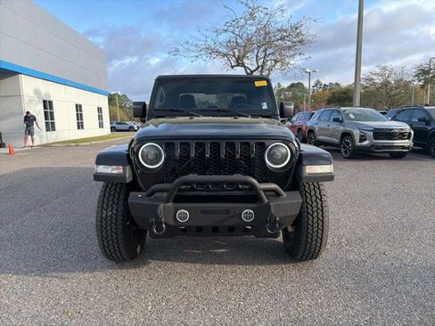 Used 2023 Jeep Gladiator Sport image 2