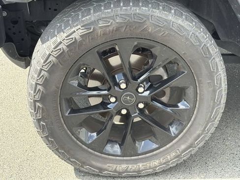 Used 2024 Jeep Gladiator Sport AWD/4WD image 9