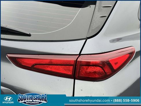 Certified 2022 Hyundai Kona SE image 11