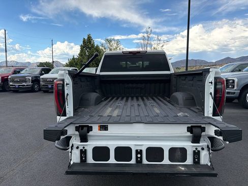 Used 2024 GMC Sierra 3500 AT4 w/ Technology Package AWD/4WD image 18