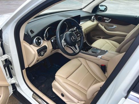 Used 2022 Mercedes-Benz GLC 300 4MATIC image 11