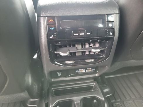 Used 2023 Jeep Grand Cherokee L Limited w/ Black Appearance Package image 25