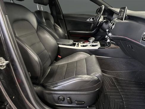 Used 2018 Kia Stinger GT2 image 32