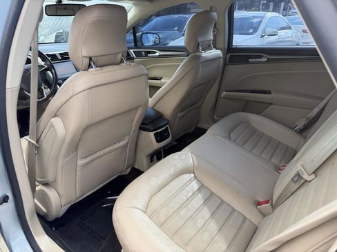 Used 2014 Ford Fusion SE w/ Equipment Group 502A image 17