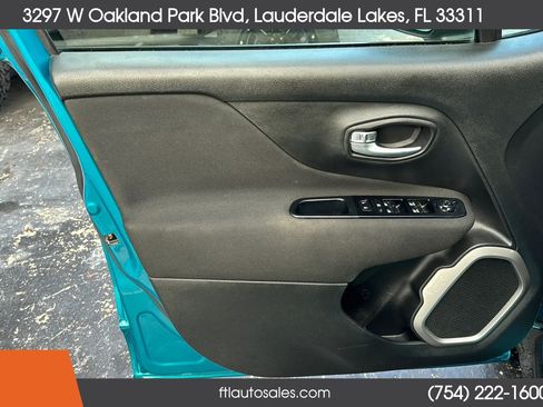 Used 2021 Jeep Renegade Latitude AWD/4WD image 14