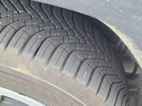Certified 2021 Toyota RAV4 LE AWD/4WD image 22