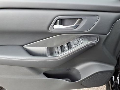New 2026 Nissan Rogue SV FWD image 5